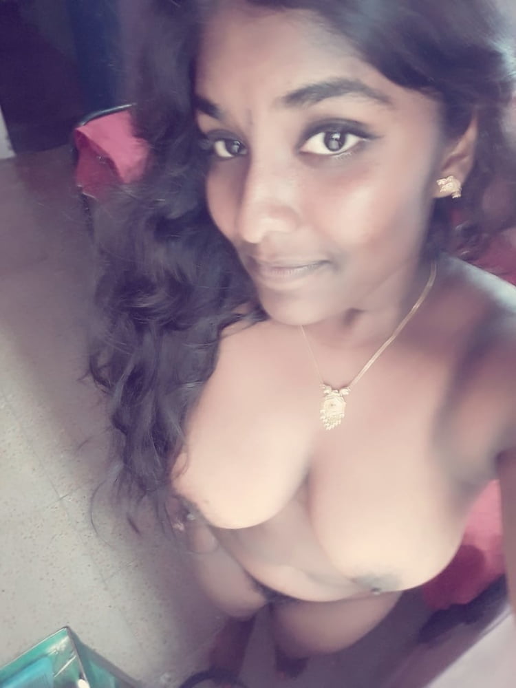 Dusky Tamil girl nude selfie pics