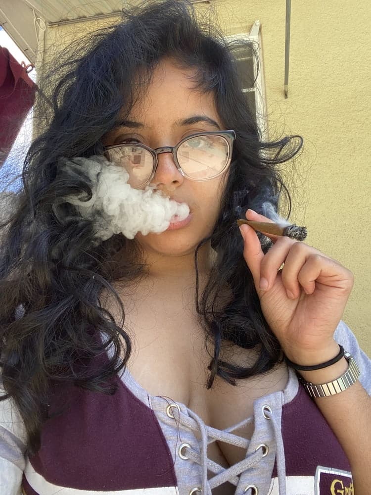 Nerdy Indian girl pics for the first time