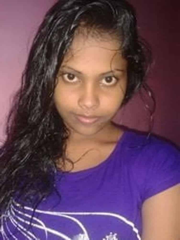 Indian girl tits pics exposed especially for her lovers