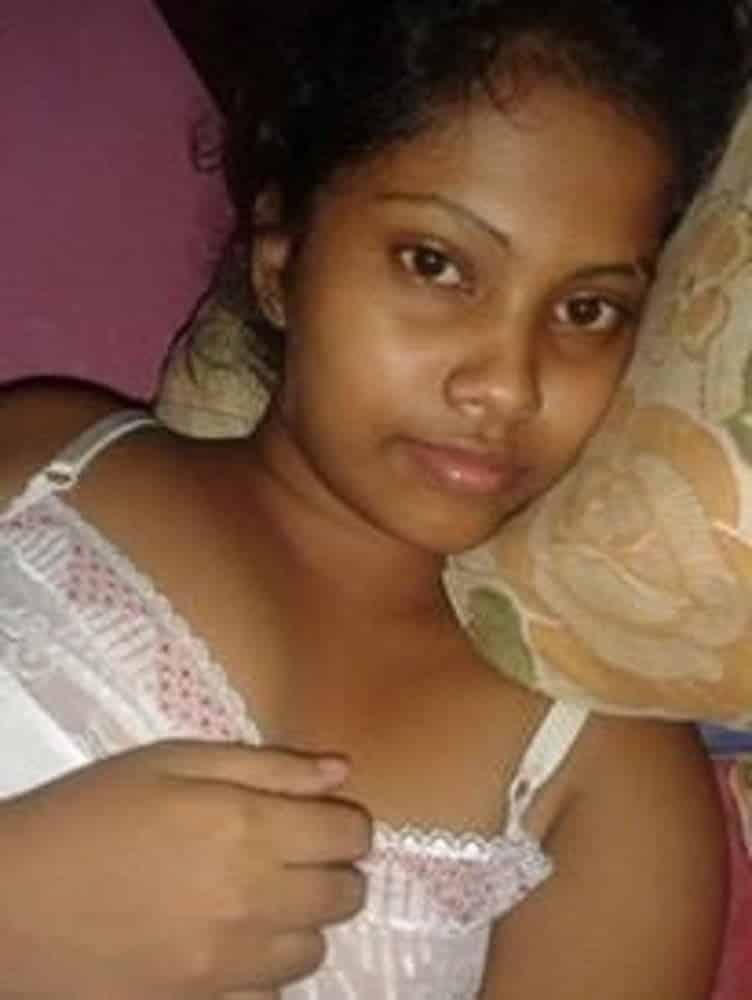 Indian girl tits pics exposed especially for her lovers