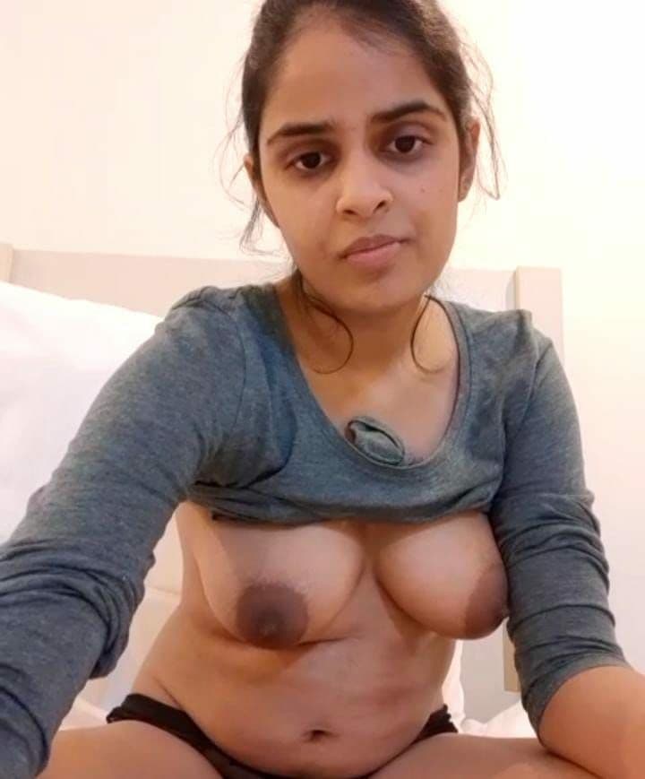 Gorgeous Indian beauty sexy pics