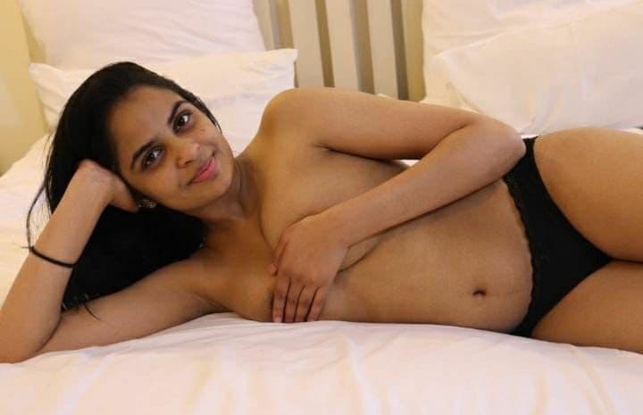 Gorgeous Indian beauty sexy pics