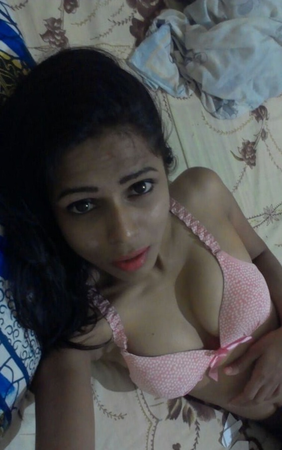 Skinny Indian girl nude pics