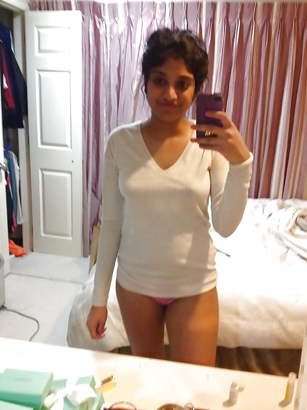 Indian GF nude selfies