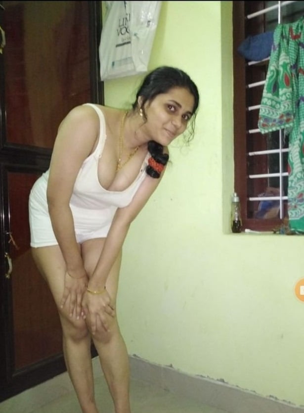 Nude Indian girl homemade photos exposed by brother