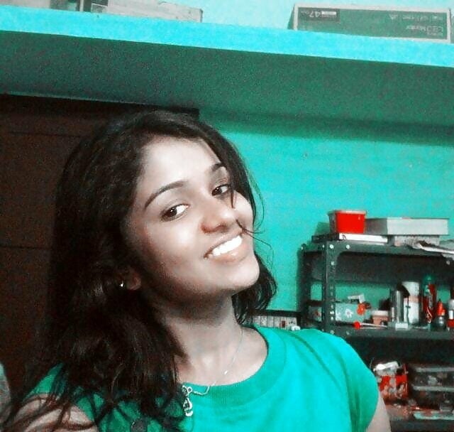 Nude Indian girl selfie pics