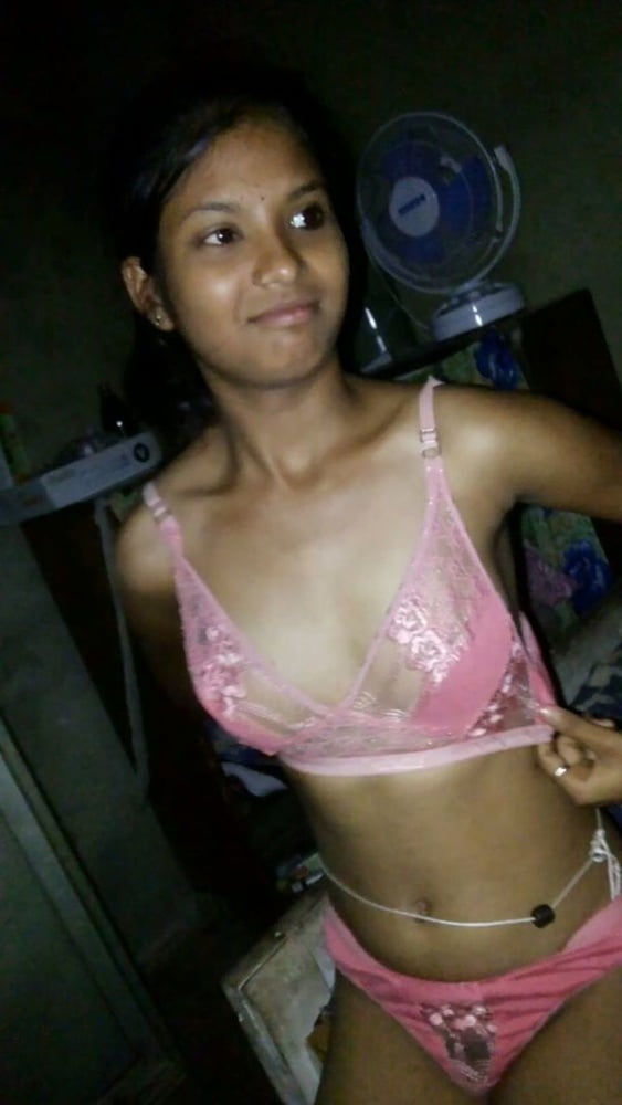 Slim Indian village girl nude body exposure photos