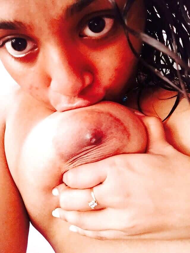 Seductive young Maldives girl nude pics