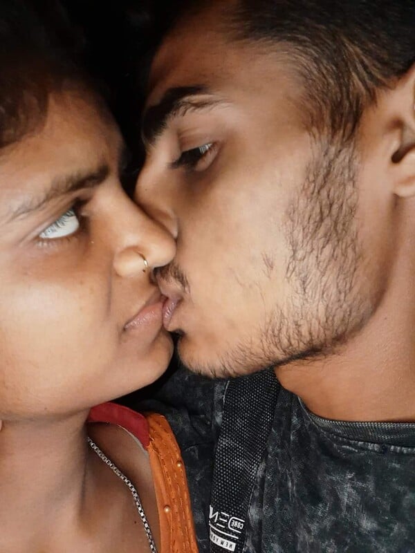 Small boobs Indian girlfriend nude sex photos