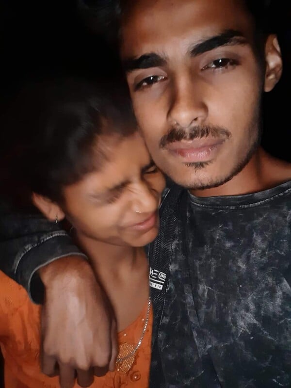 Small boobs Indian girlfriend nude sex photos