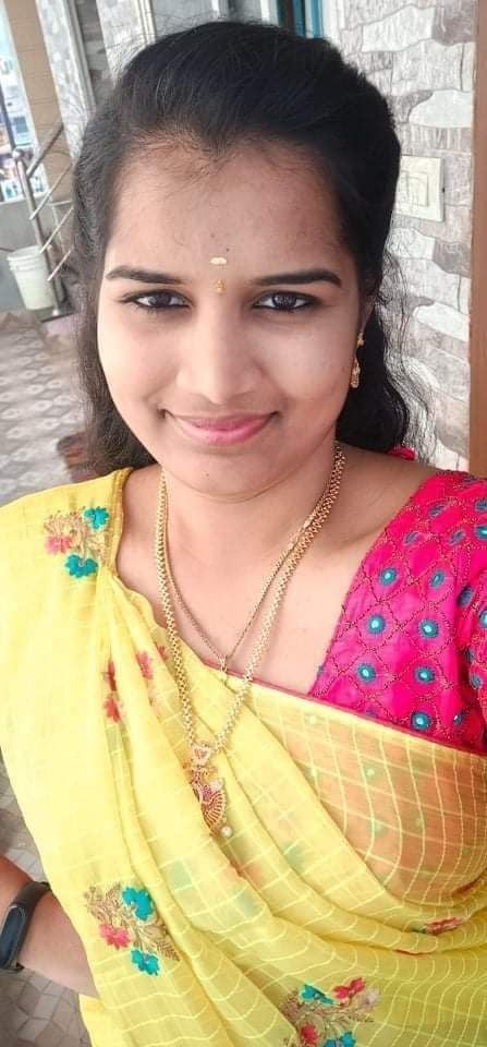 Sexy Indian girl nude in hotel with boyfriend