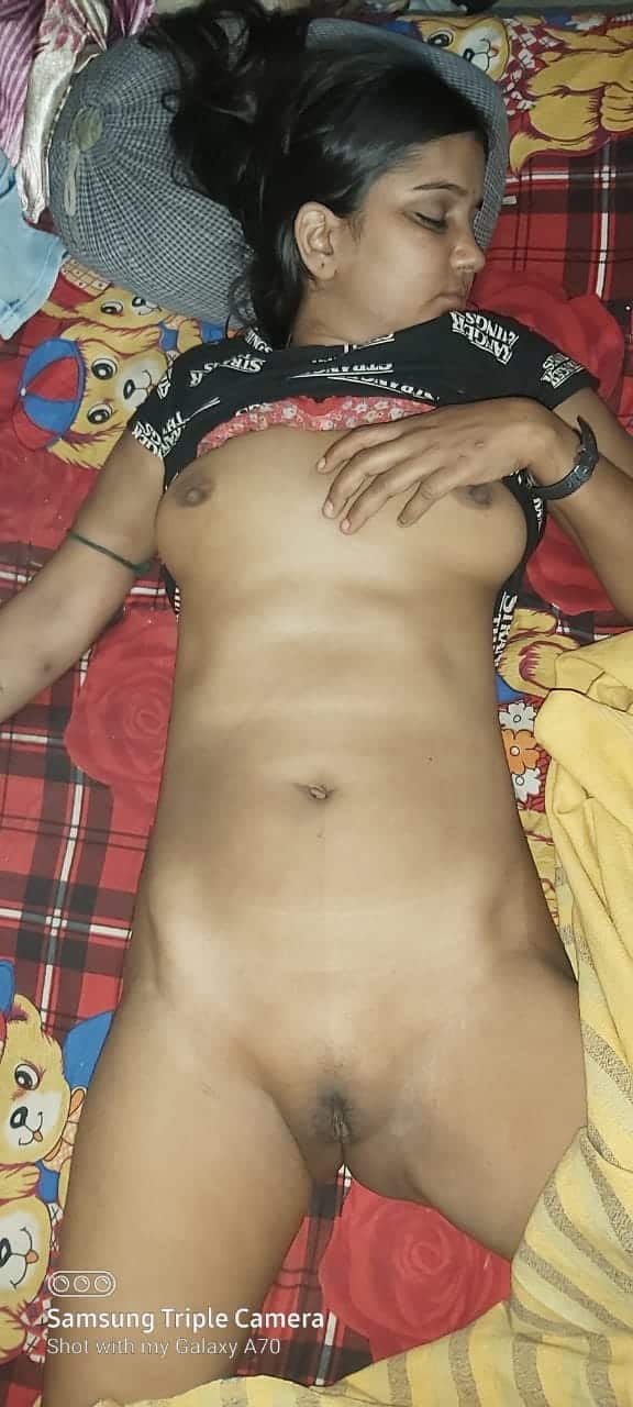 Desi Indian pussy pics shot with Galaxy A70