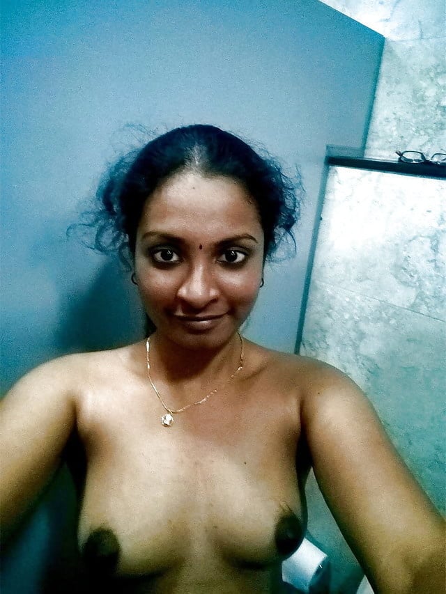 Tamil young girlfriend's Topless selfies