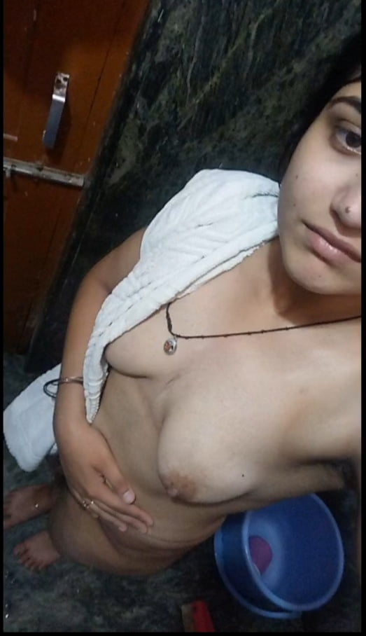 Sexy Indian nude girl has revealed her assets