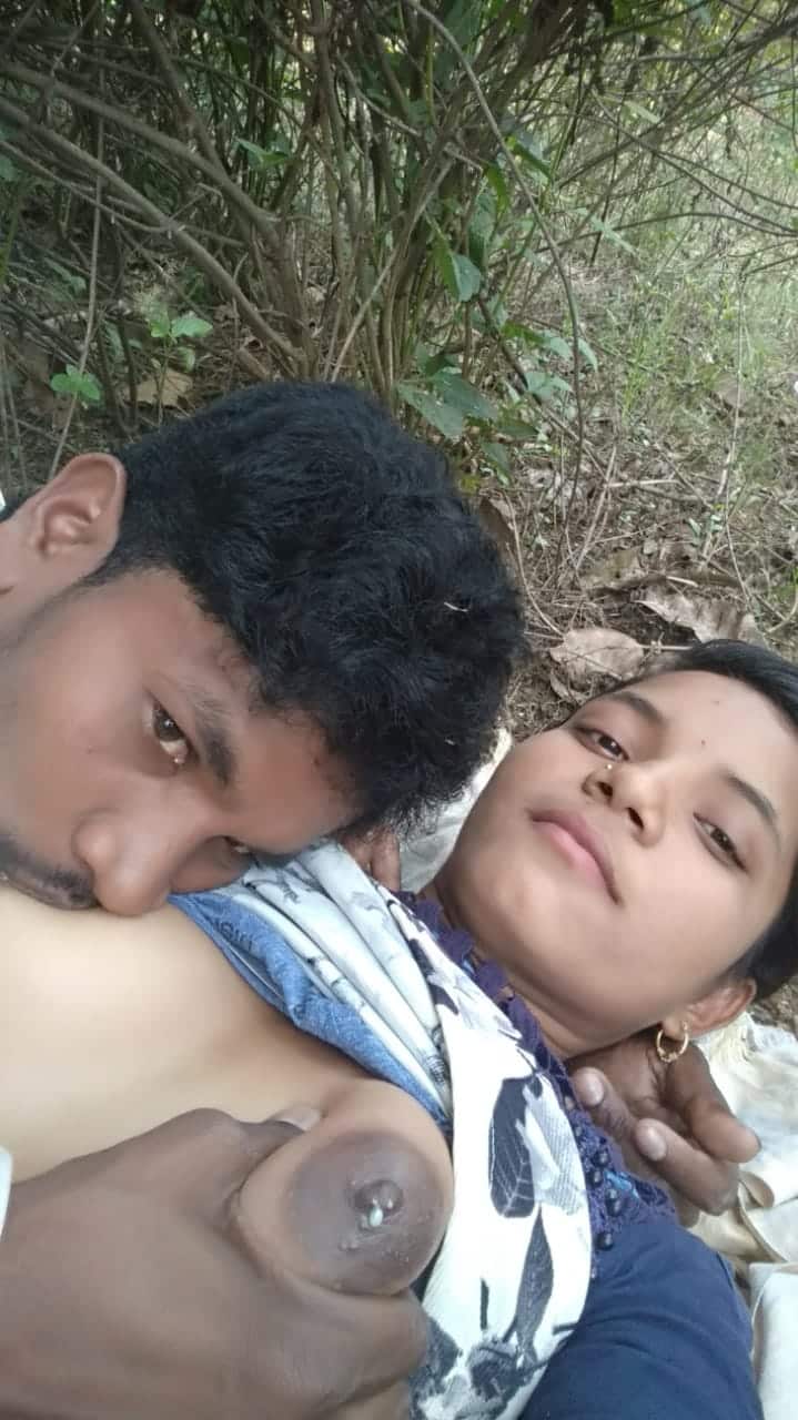 Desi couple Desi outdoor sex pics