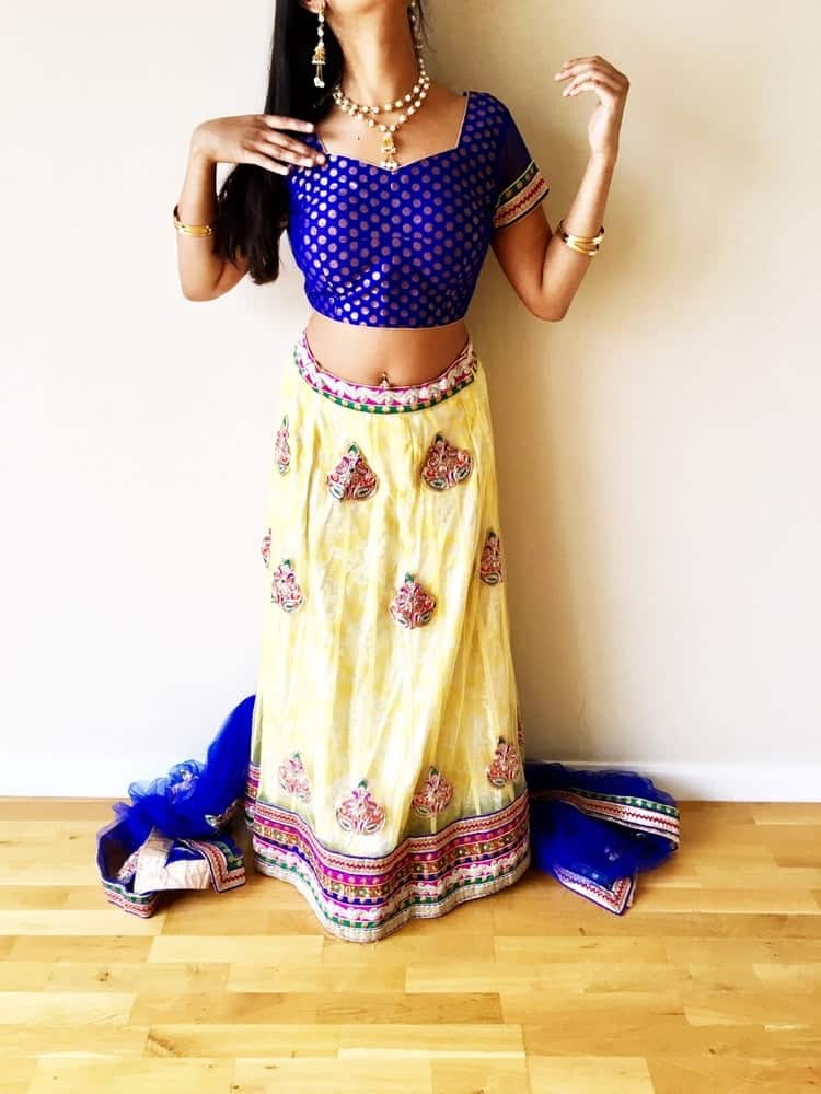 Sexy Indian striptease pics to give ultimate sex feel