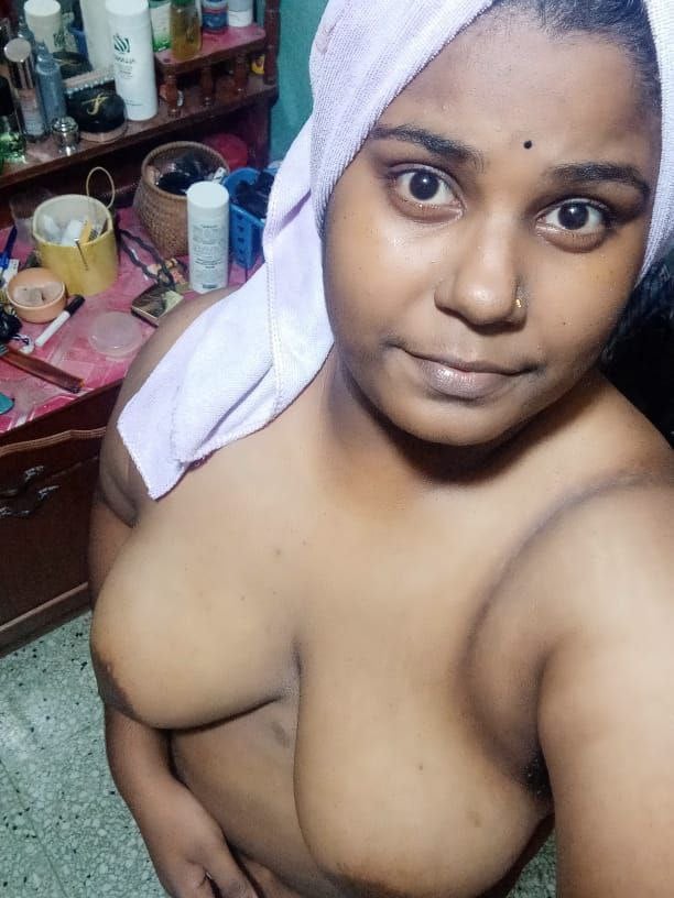 Sexy Tamil girl leaked photos