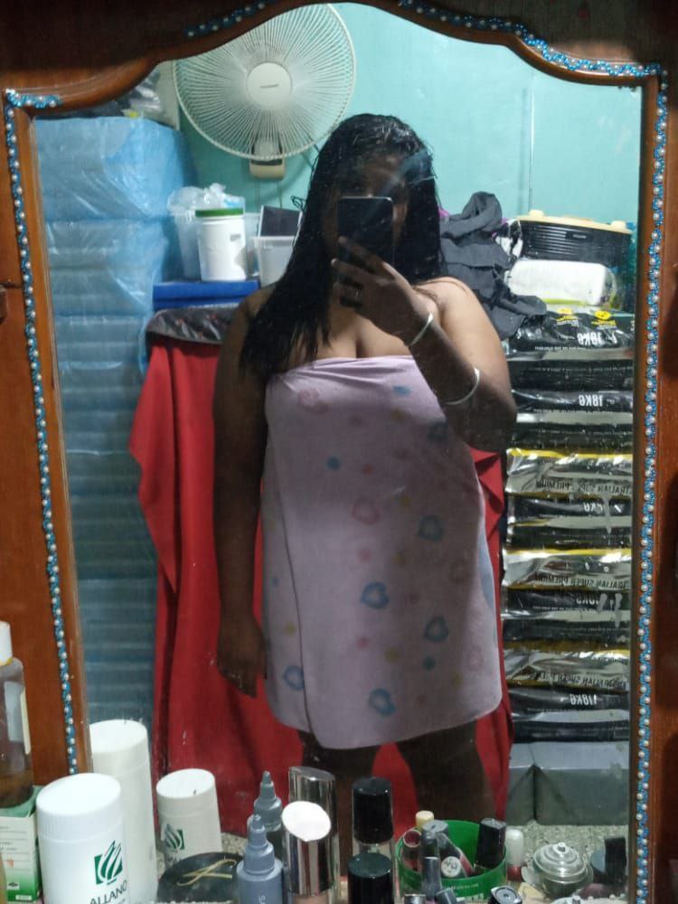 Sexy Tamil girl leaked photos