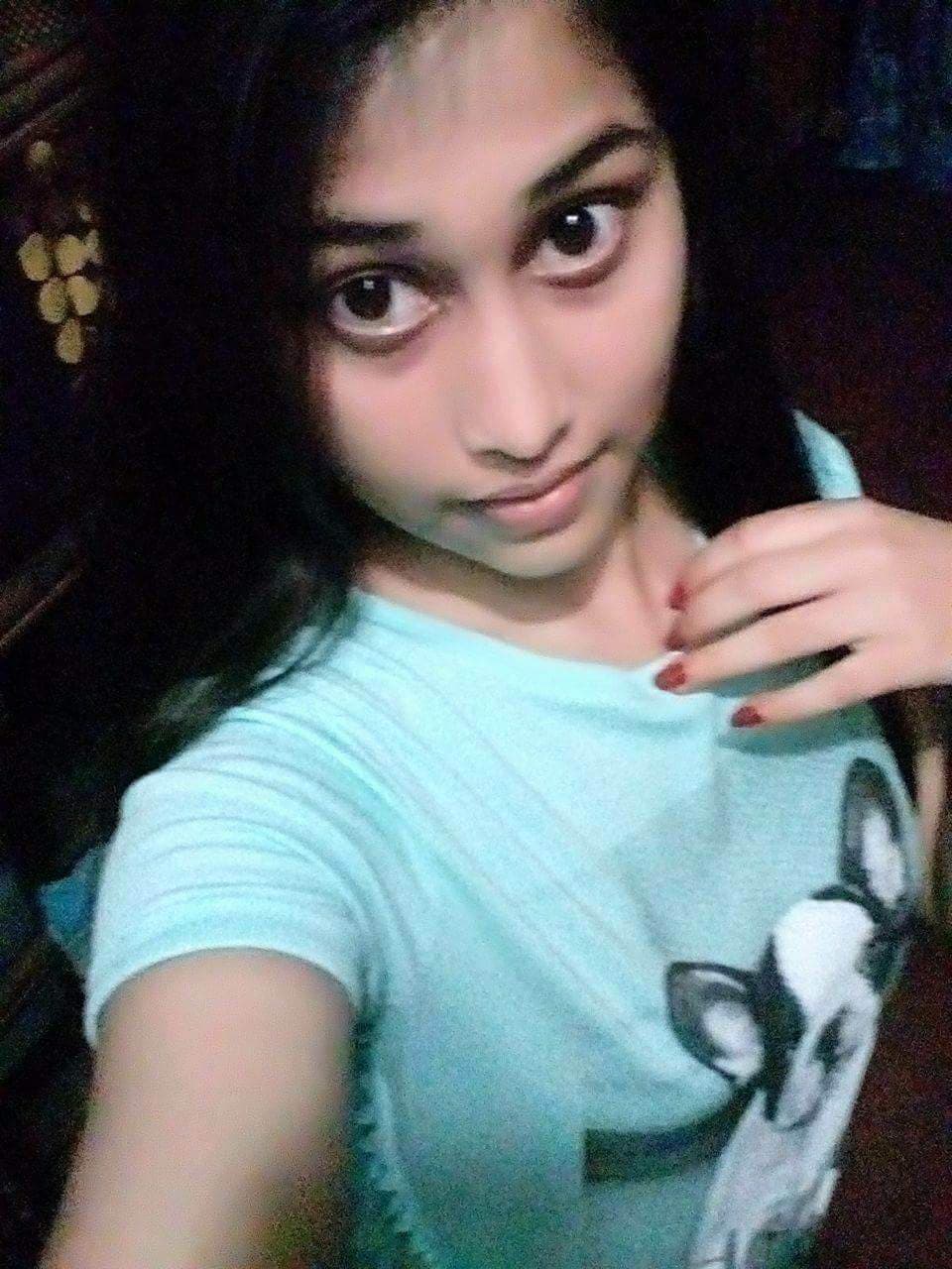 Cute girl nude selfies to make your dick erect in seconds