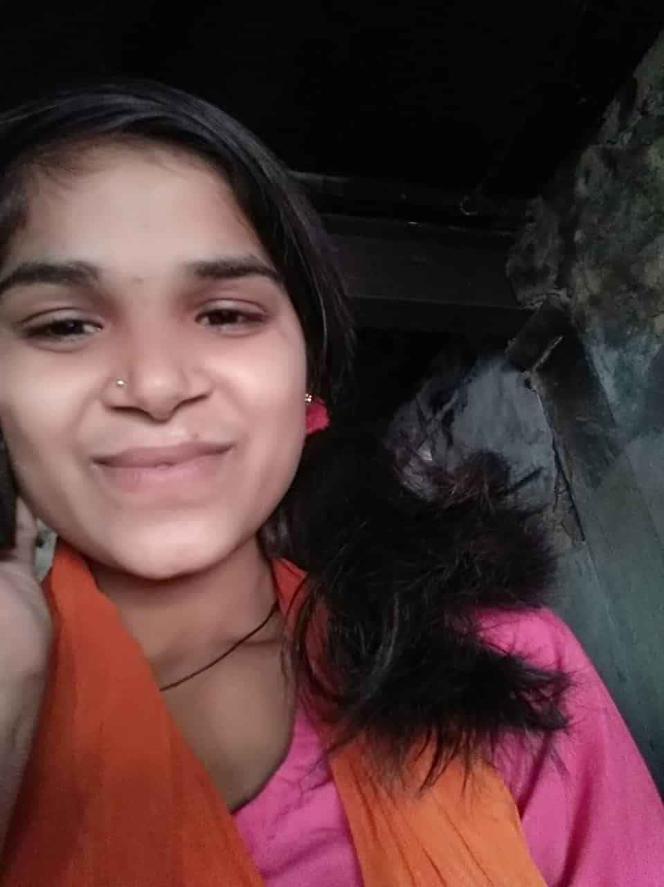 Booby village girl exposing her nude boobs