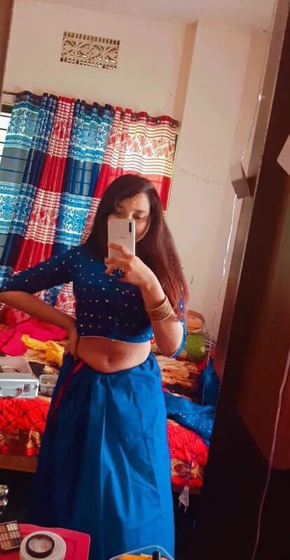 Cute Indian 19yo teen nude photos
