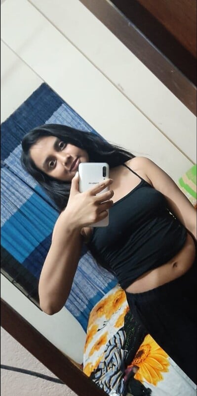 Cute Indian 19yo teen nude photos