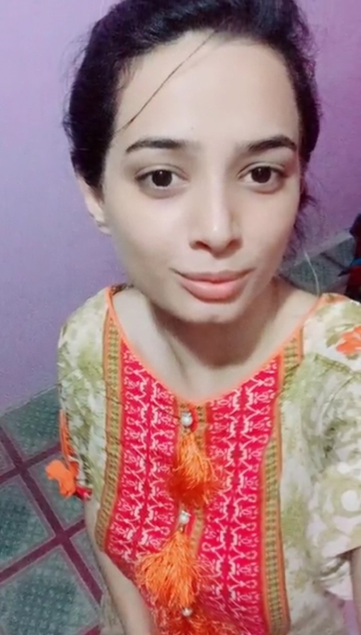 Sexy Paki girl leaked pics