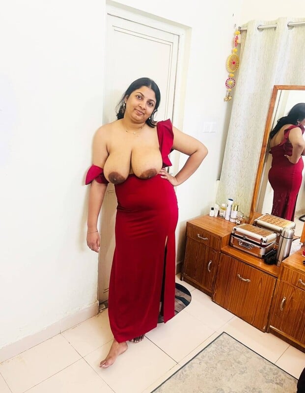 Aunty outdoor boob show and sex with husband