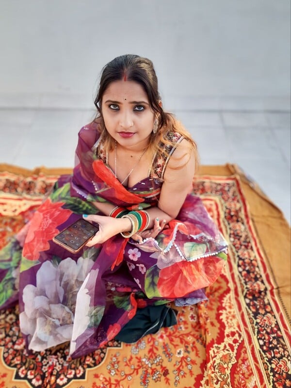 Aunty stripping saree and nude blowjob sex pics update