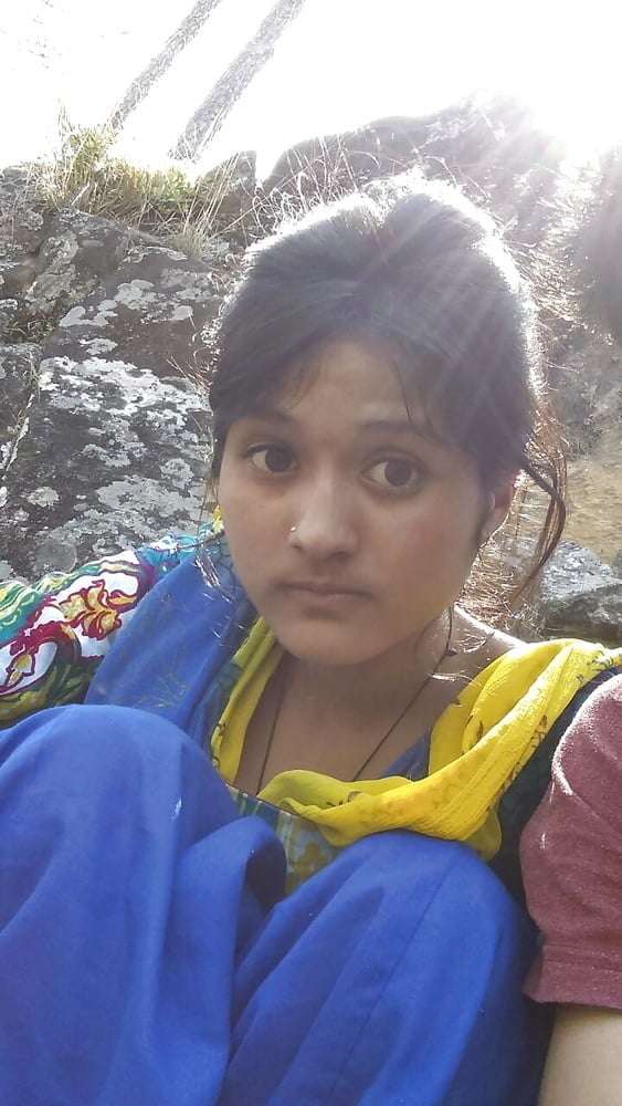 Cute village girl pussy pics shot outdoors