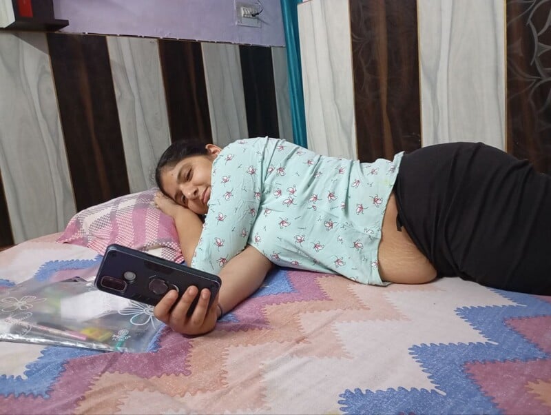 Busty Indian aunty bath and nude photos galore