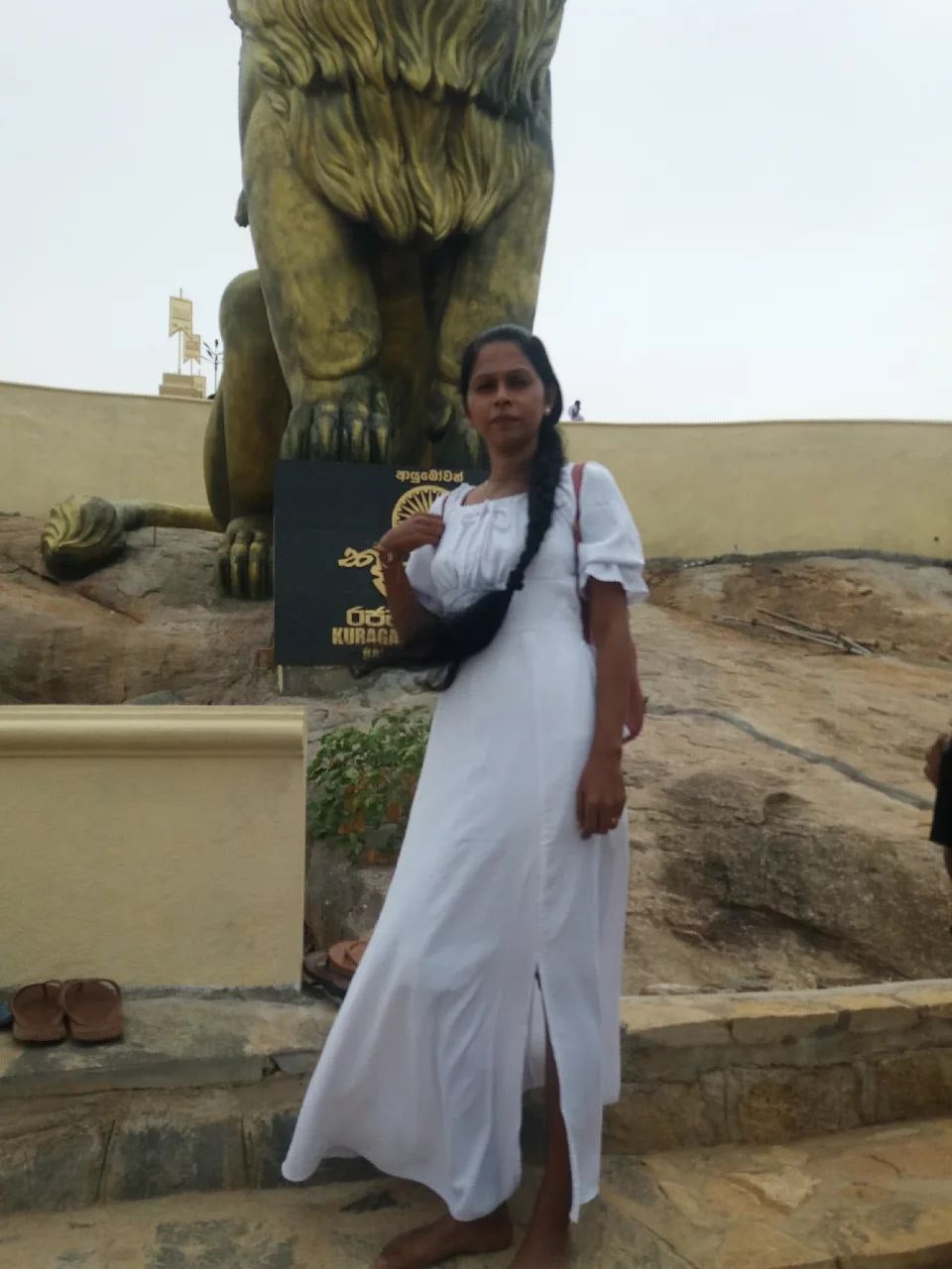 Srilankan aunty pussy needs sex pleasure