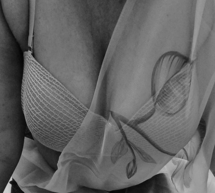 Removing My Pallu Revealing Desi Wife's Body