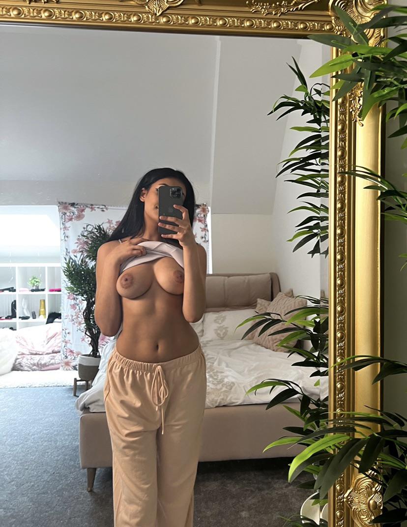 Desi GF Making Casual Outfits Look So Sexy