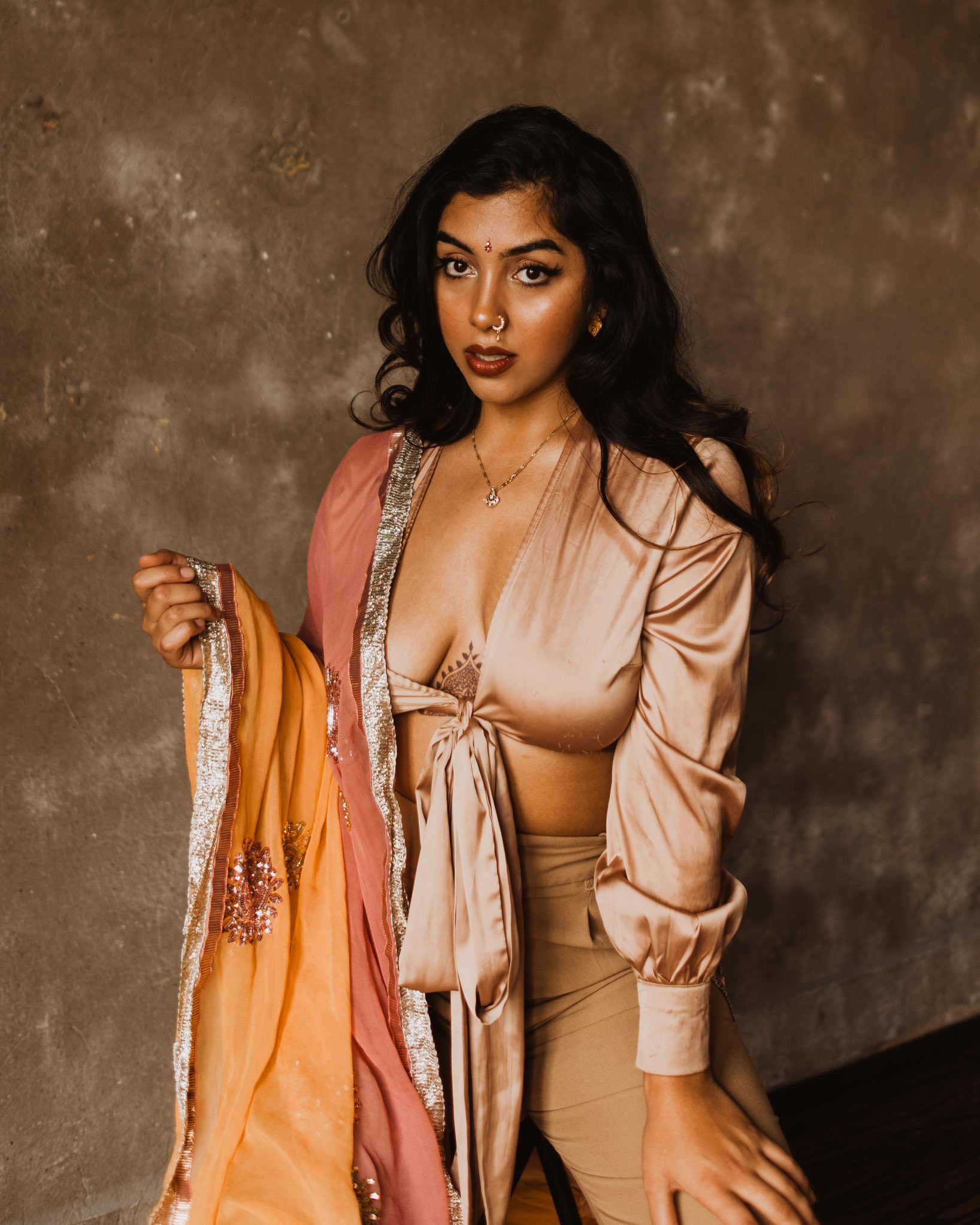 She Tastes Like Cinnamon And Honey Tonight