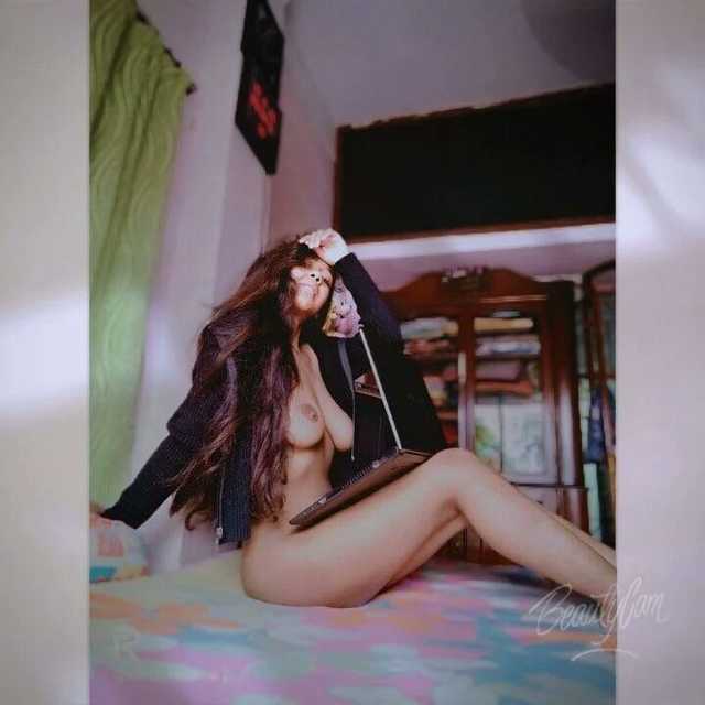 Desi GF Got Great Pair Of Bouncing Titties For You