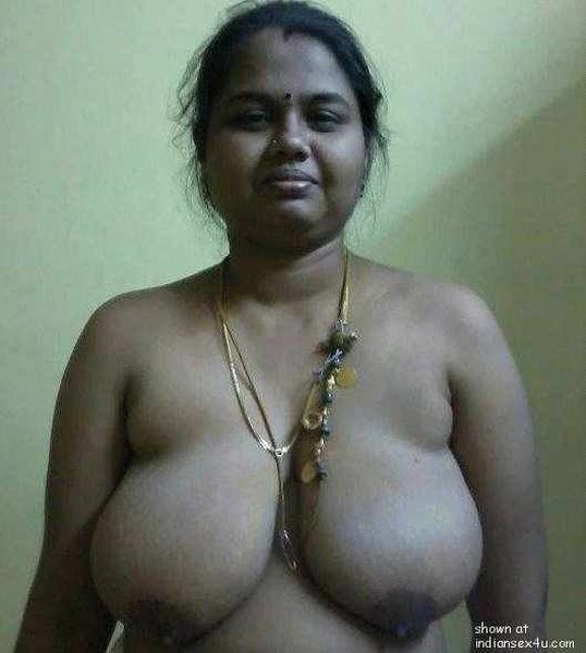 Tanker MILF naked pics taken by tenant young guy