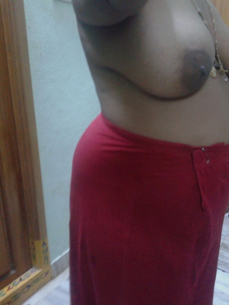 Tanker MILF naked pics taken by tenant young guy