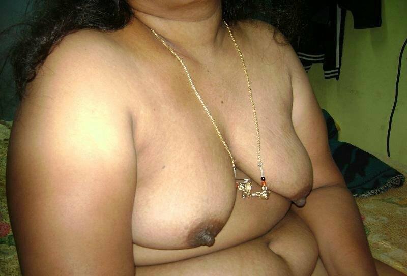 Tanker MILF naked pics taken by tenant young guy