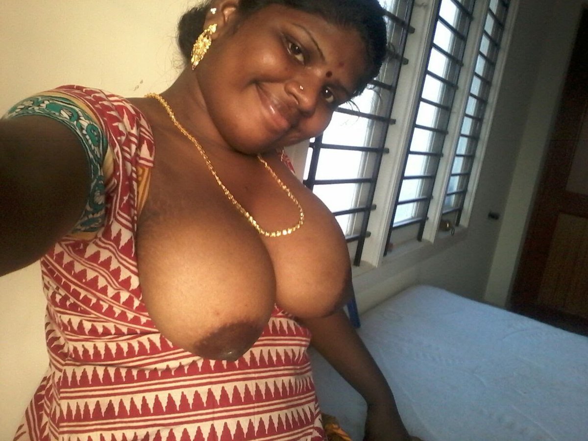 Tanker MILF naked pics taken by tenant young guy