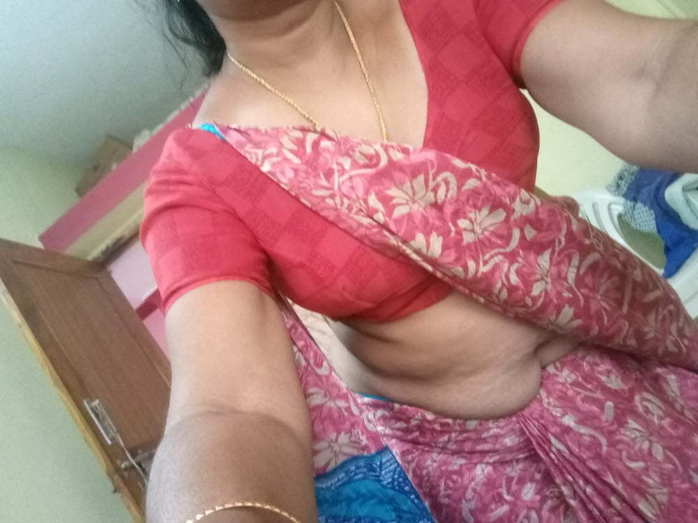 Tanker MILF naked pics taken by tenant young guy