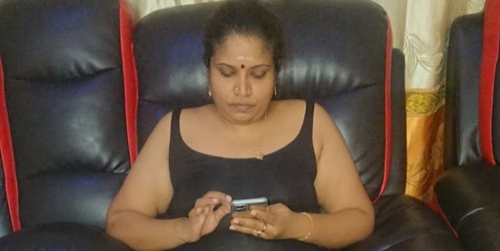 Tamil aunty nude photos taken by husband friend