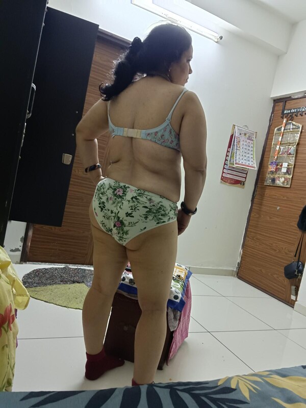 Indian aunty blowjob xxx sex with husband