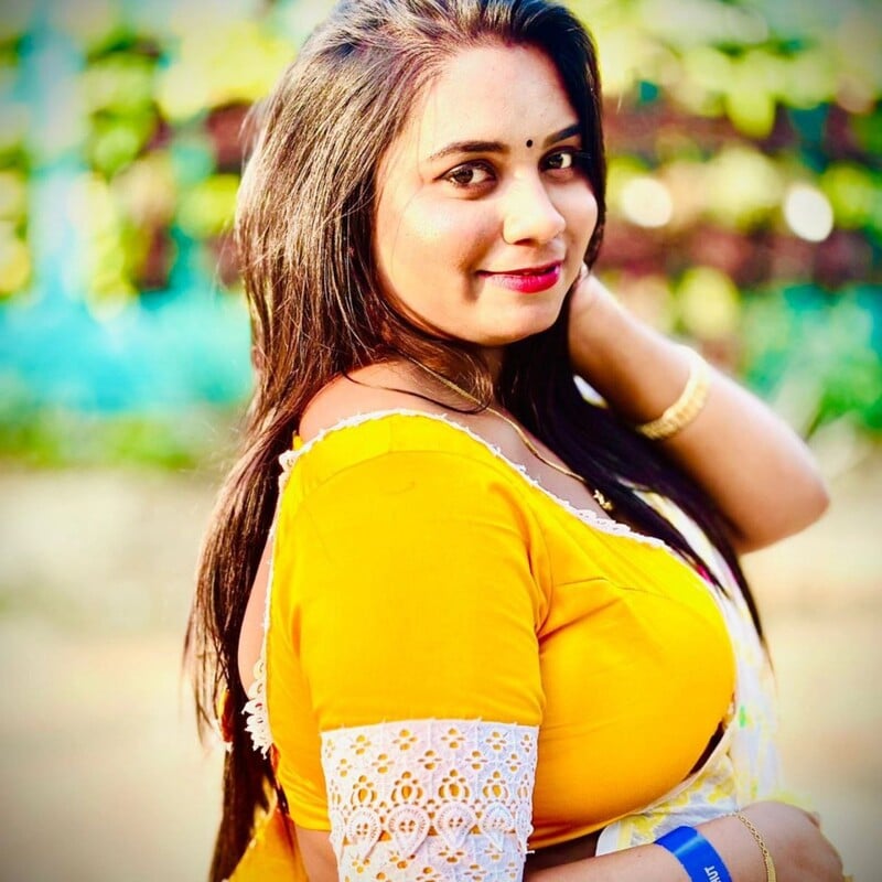 Bhabhi big melons for play for special person