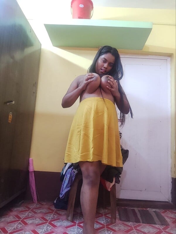 Bhabhi big melons for play for special person