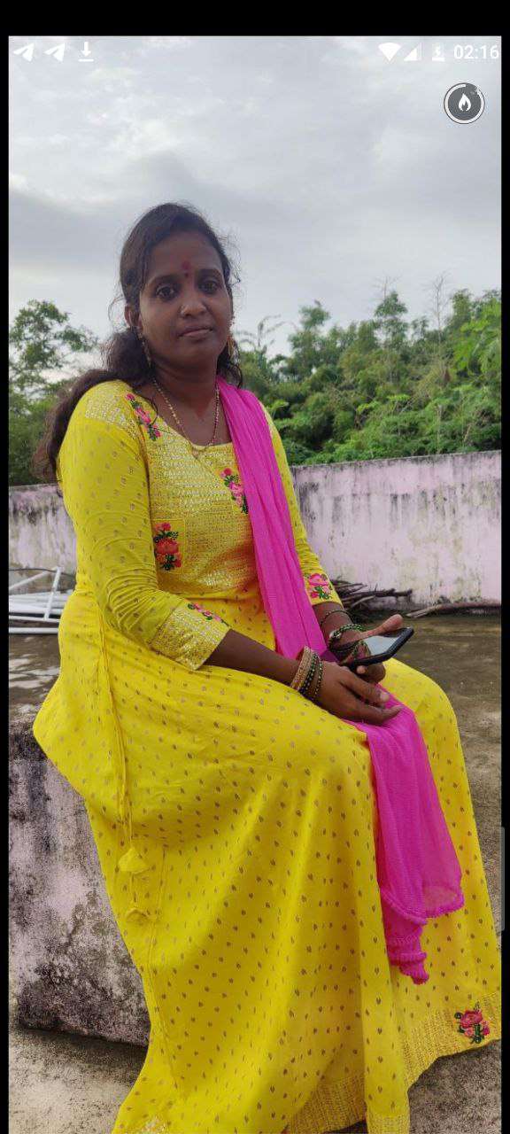 Telugu aunty nude boobs photos shared on WhatsApp