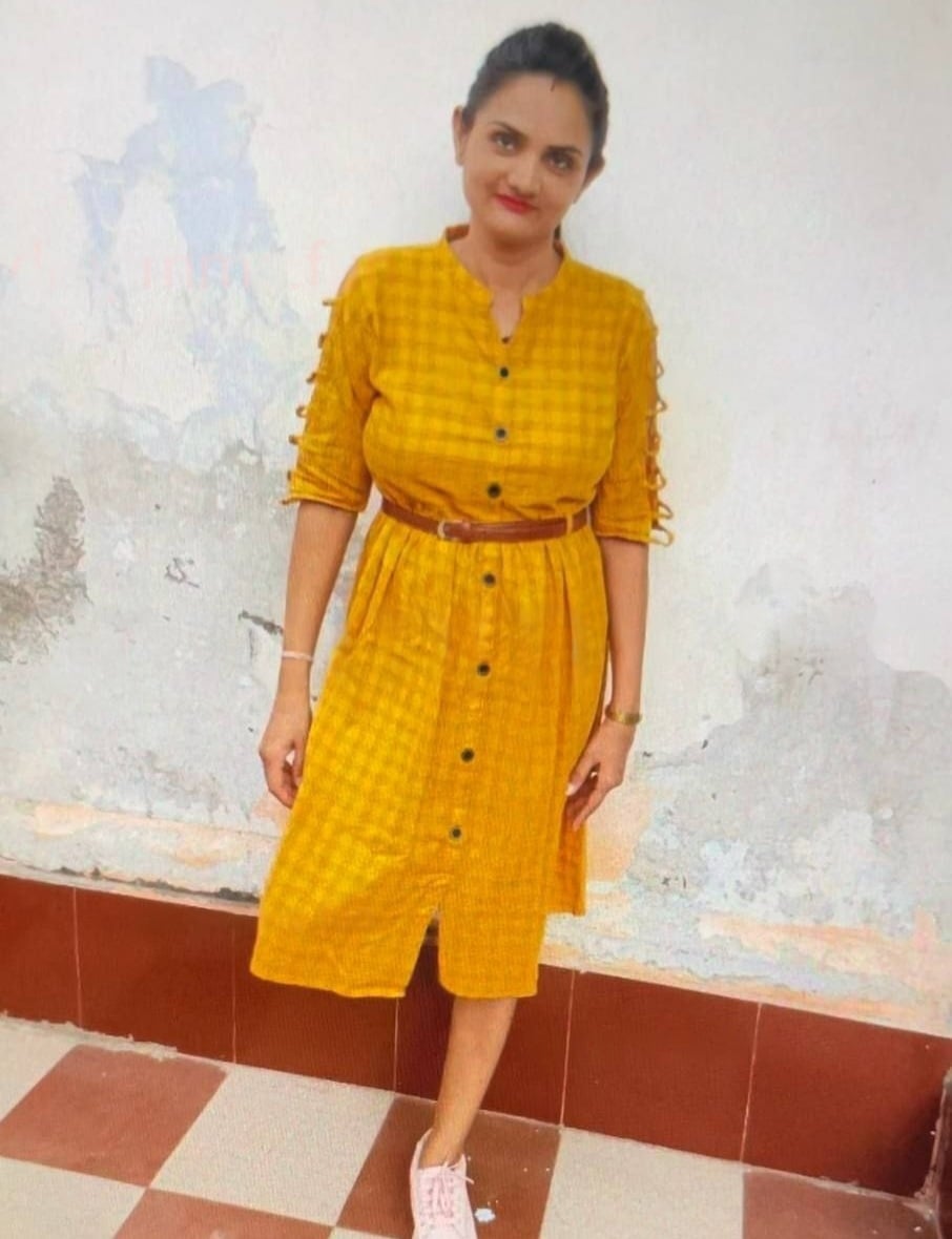 Maharashtrian bhabhi nude bath and fingering