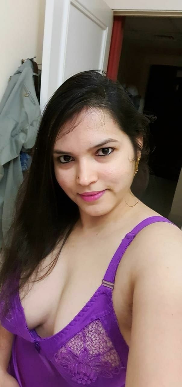 Hairy pussy homely bhabhi nude sex photos