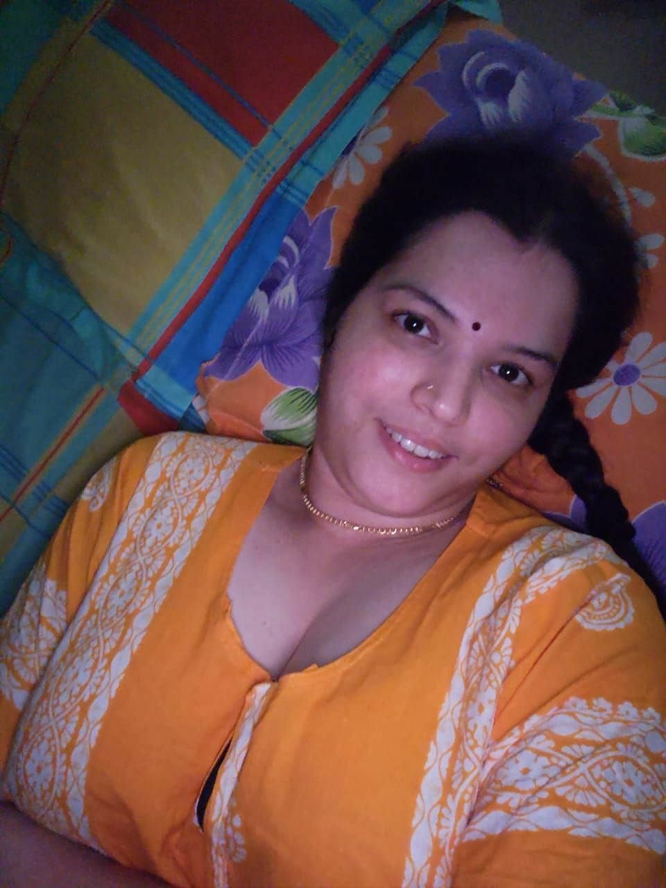 Hairy pussy homely bhabhi nude sex photos