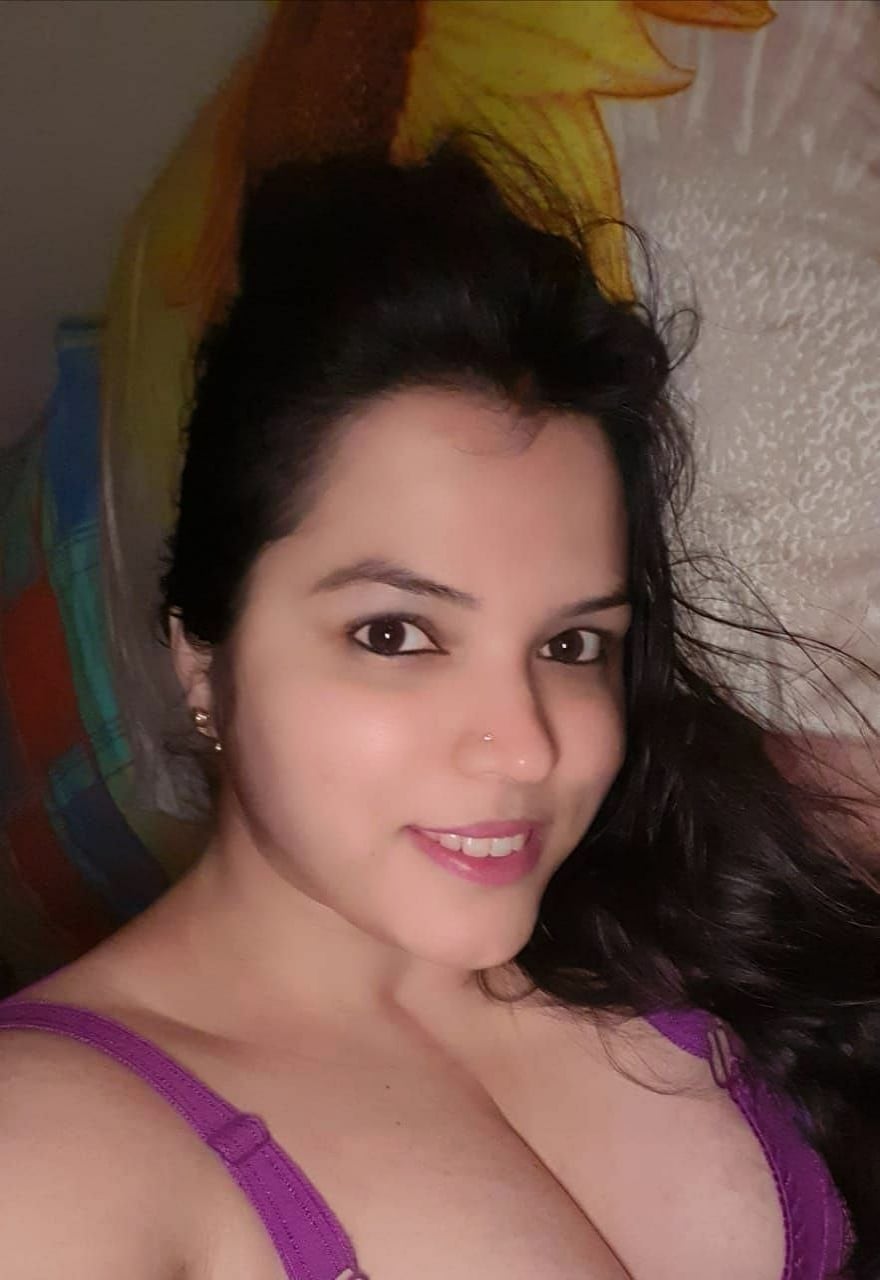 Hairy pussy homely bhabhi nude sex photos